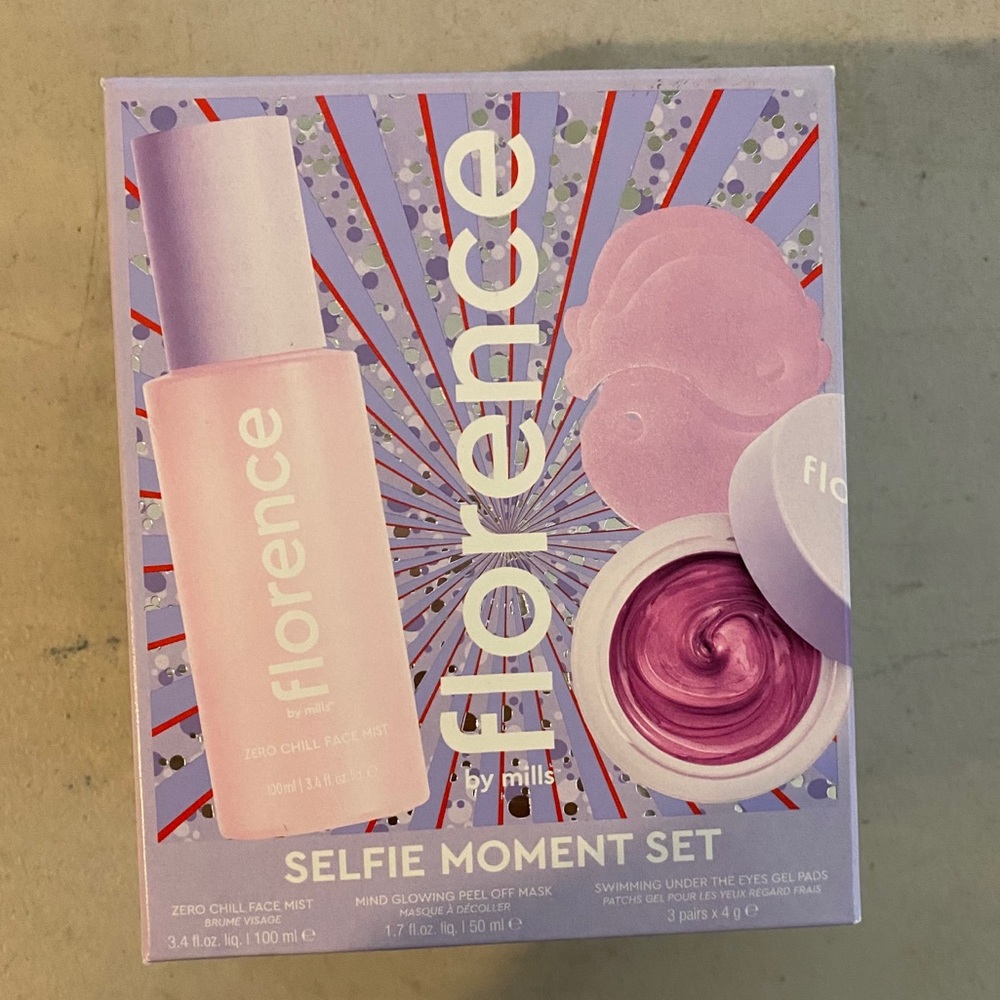 Florence by mills selfie moment set